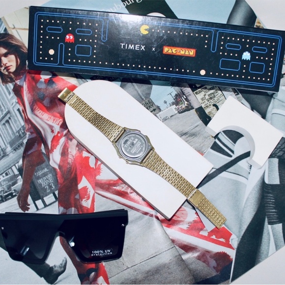 TIMEX T80 x PAC-MAN™ 34mm Stainless Steel Bracelet Watch - Picture 6 of 8